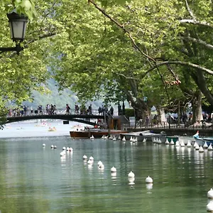 Le Panoramique - Facing The Annecy